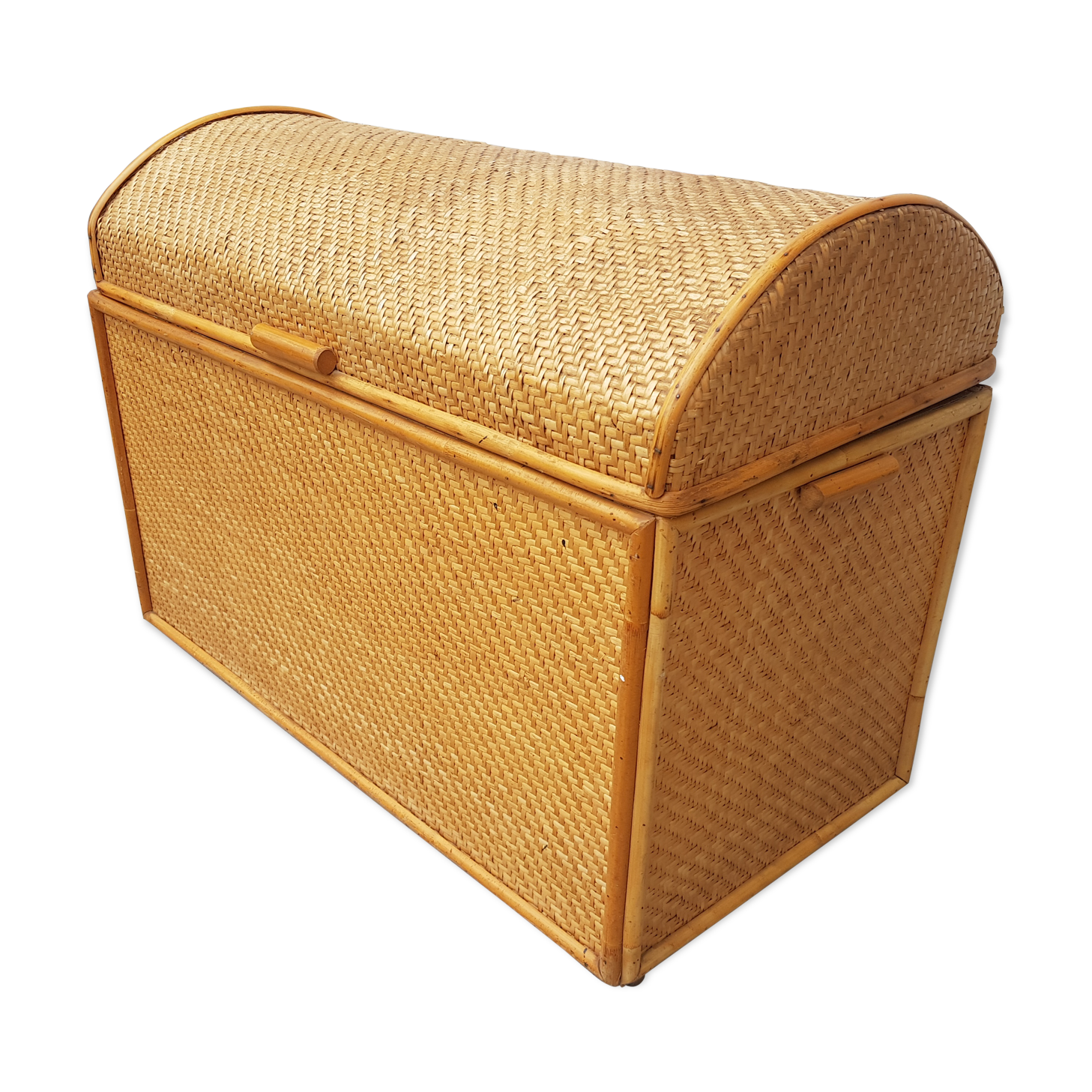 Vintage rattan box