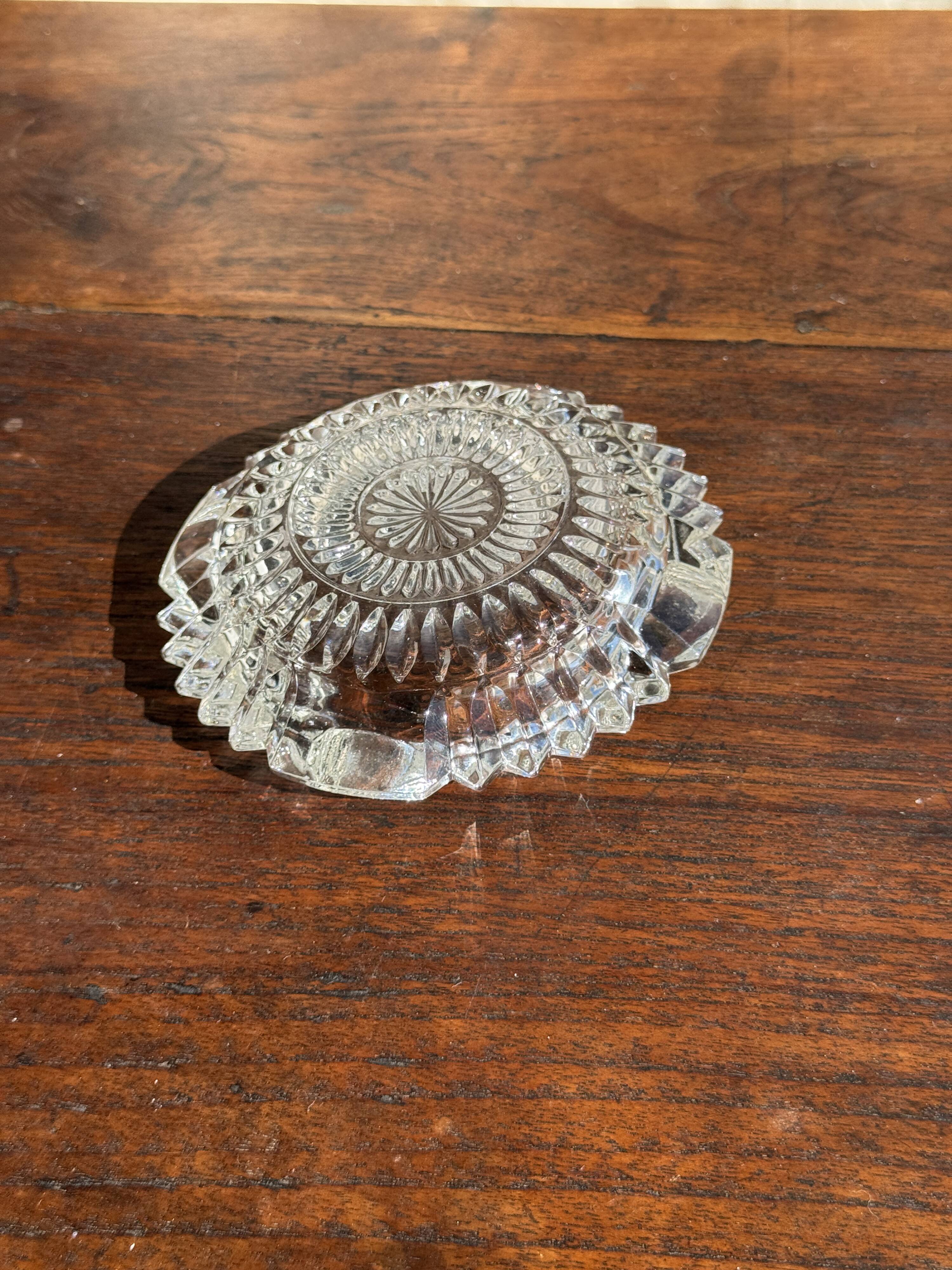 Classic glass ashtray with rose design and cigarette holder D13
