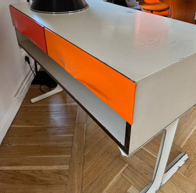 Raymond Loewy double-sided chest of drawers model with 6 drawers