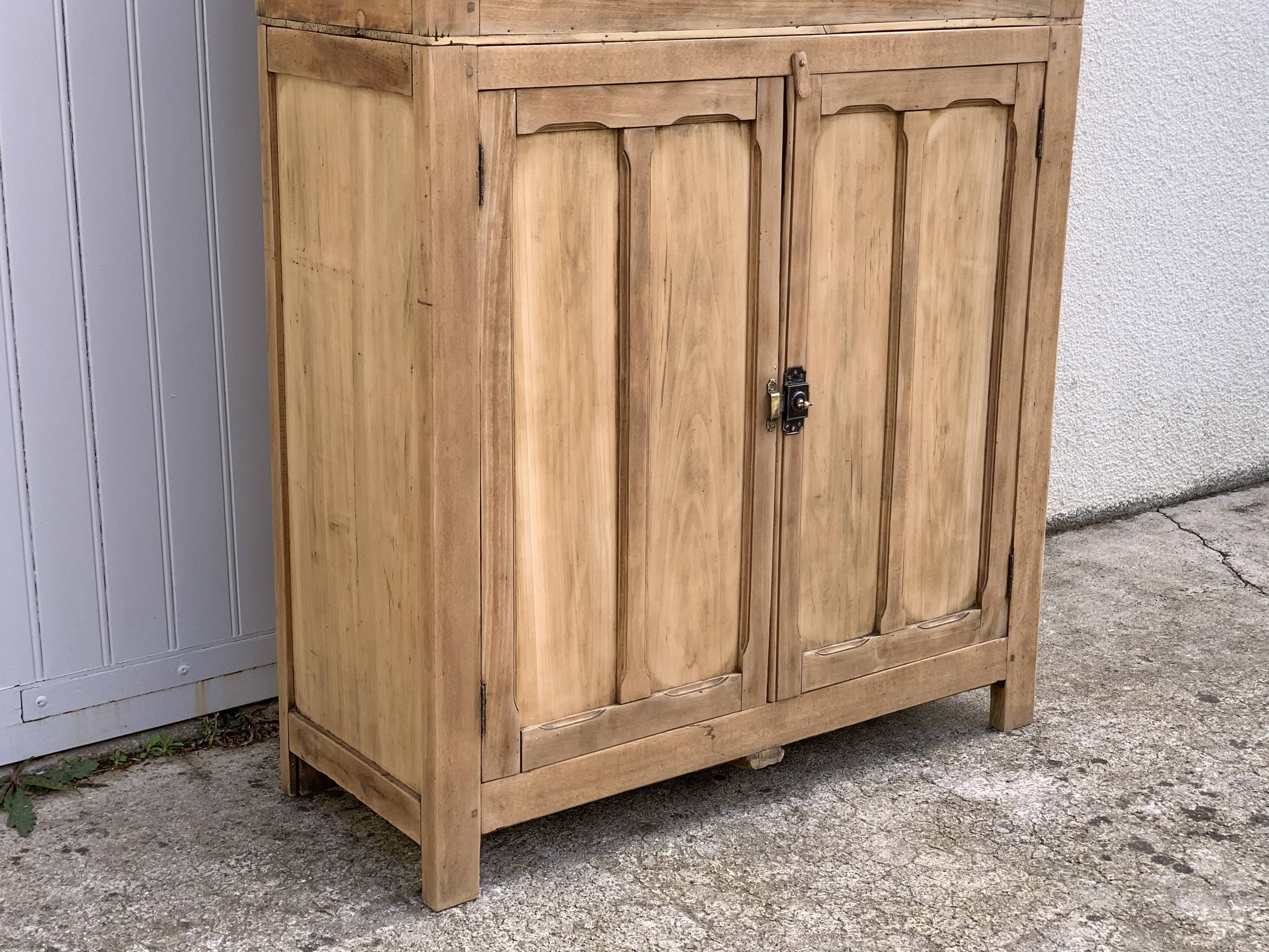Parisian buffet glazed raw wood