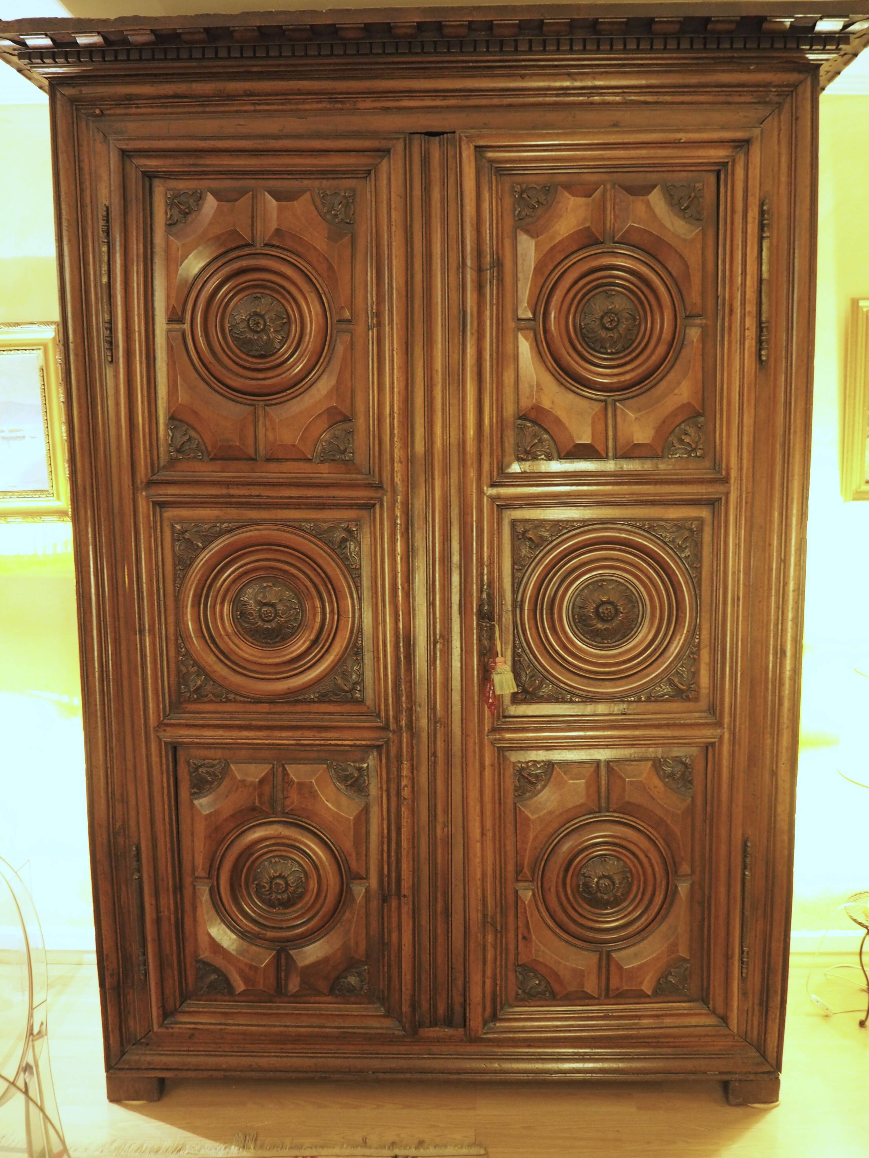 Antique Louis XV wardrobe – Carved solid walnut – Certificate of expertise