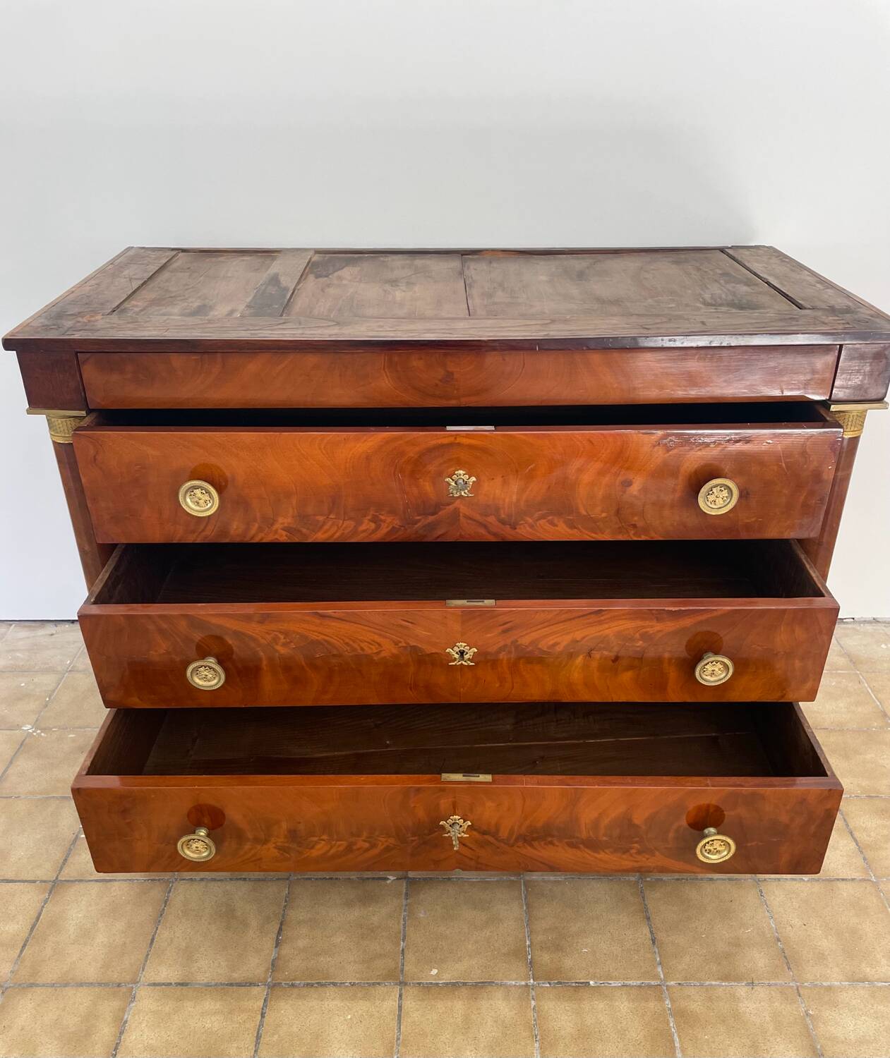 Commode empire retour D’Égypte en Acajou Flammé Époque XIX eme siècle