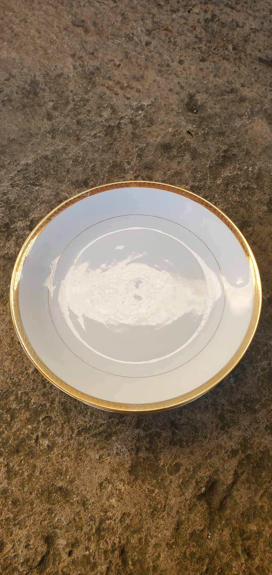 Set of 6 flat plates in Foëcy porcelain with golden epi border