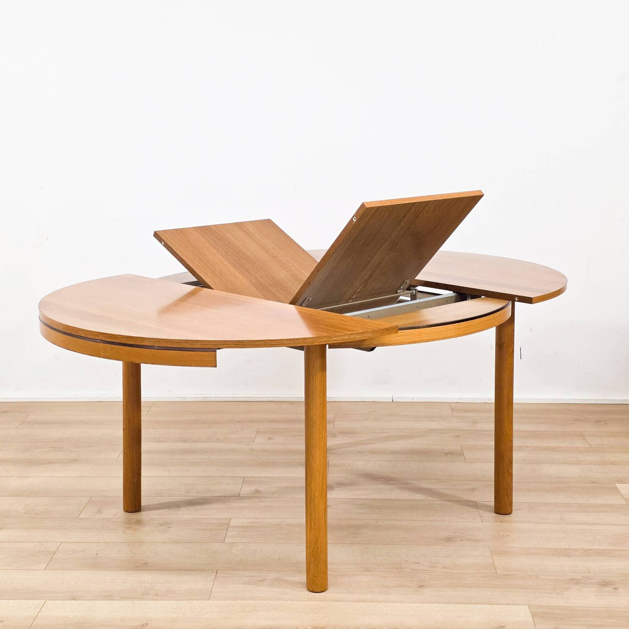 Vintage dining room set in the style of Charlotte Perriand 1970.