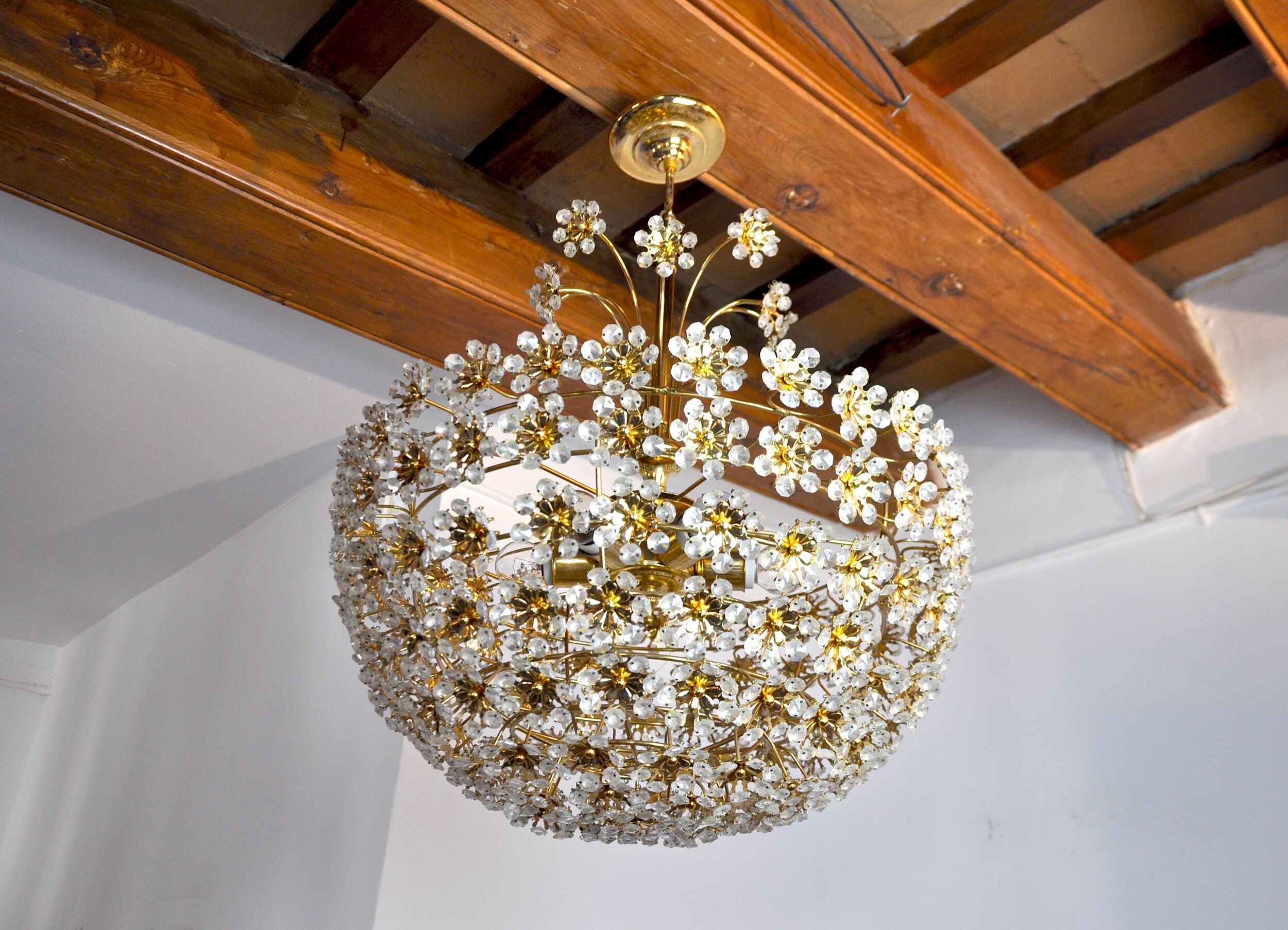 Floral chandelier in crystals cut by Bakalowits and Söhne, Austria, 1970