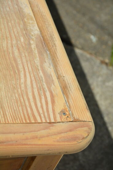 Farm table