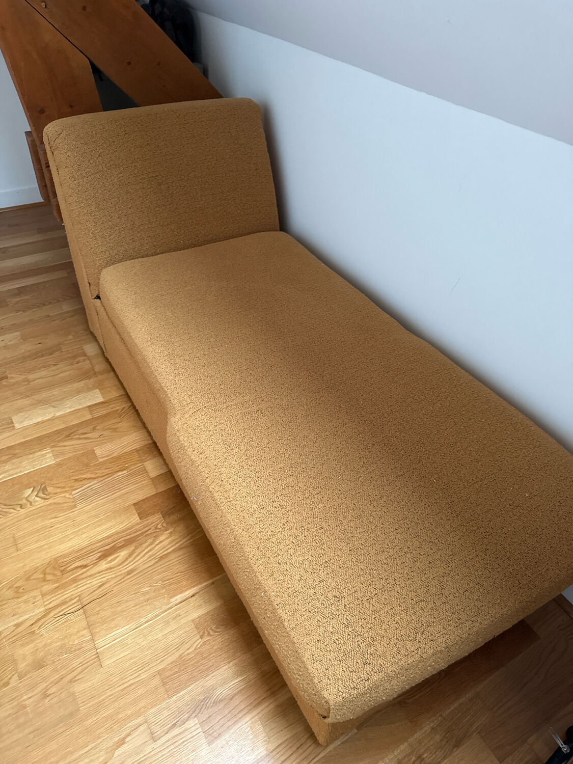 Sofa - Daybed with large storage compartment