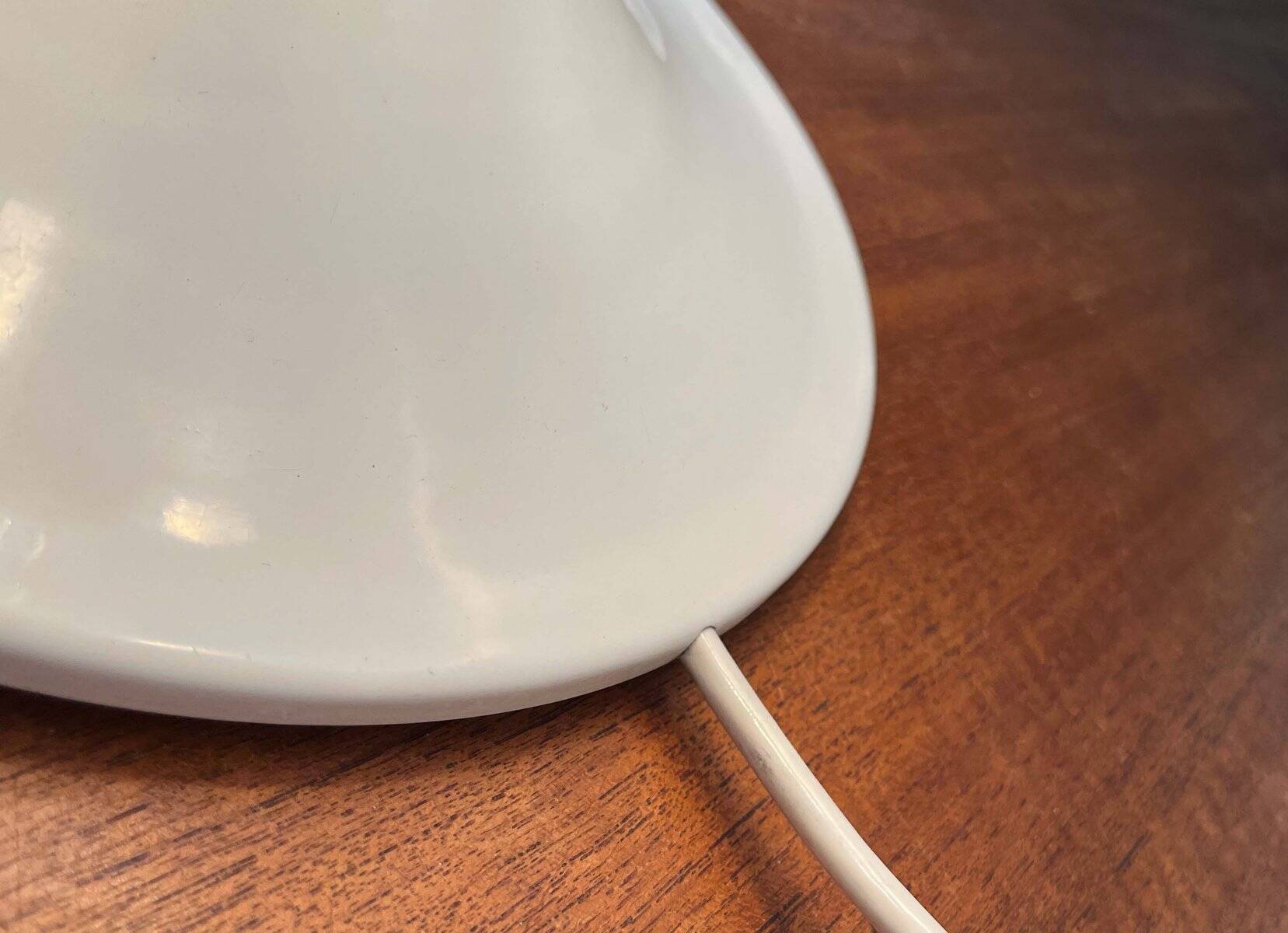Lampe de table italienne de style mid-century moderne de l'ère spatiale par Luigi Massoni pour Guzzini, années 1960.