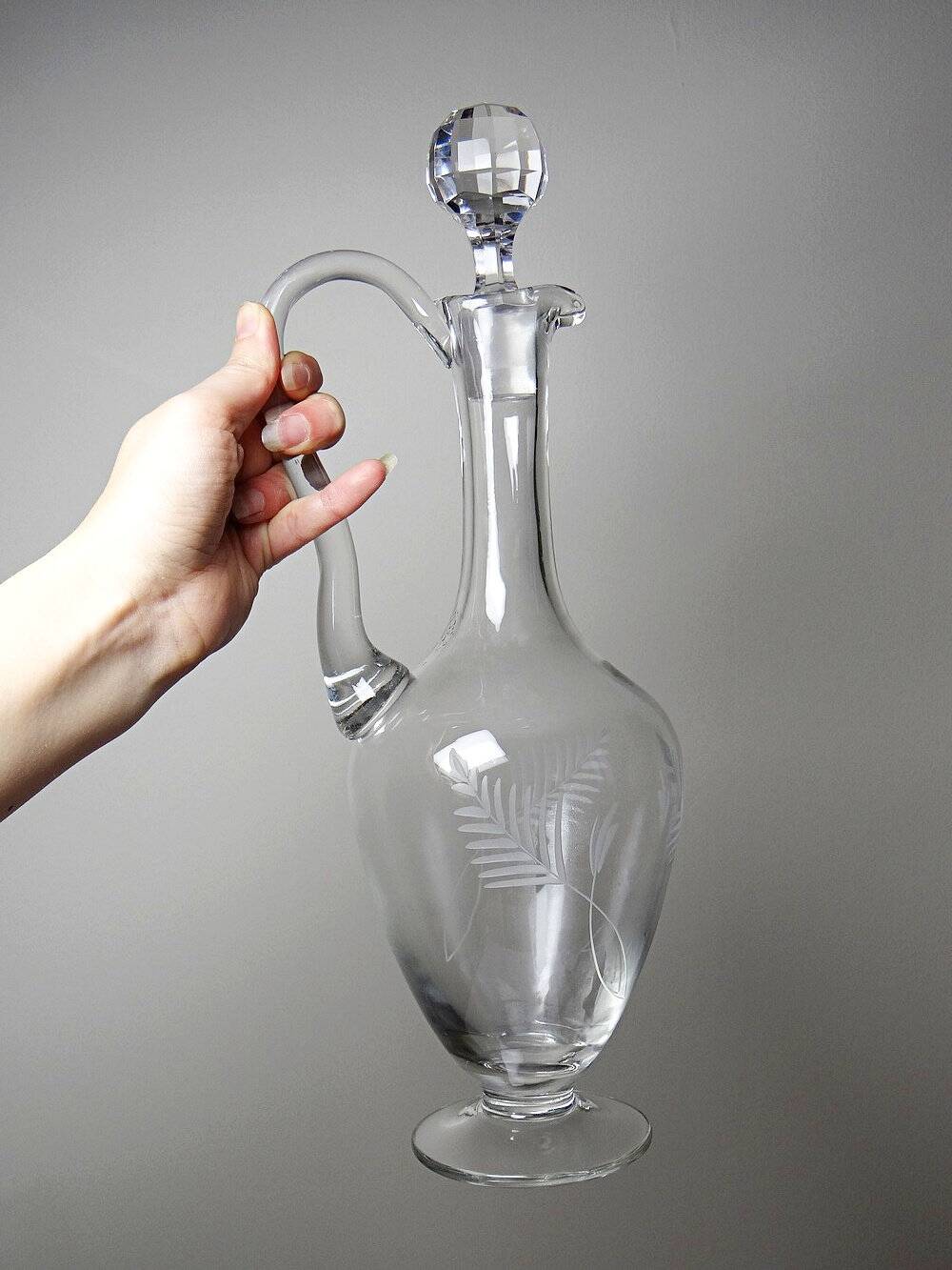 Large antique Belle Époque carafe/ewer from the 1900s-1930s, cut glass