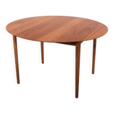 Scandinavian dining table in solid teak model 311
