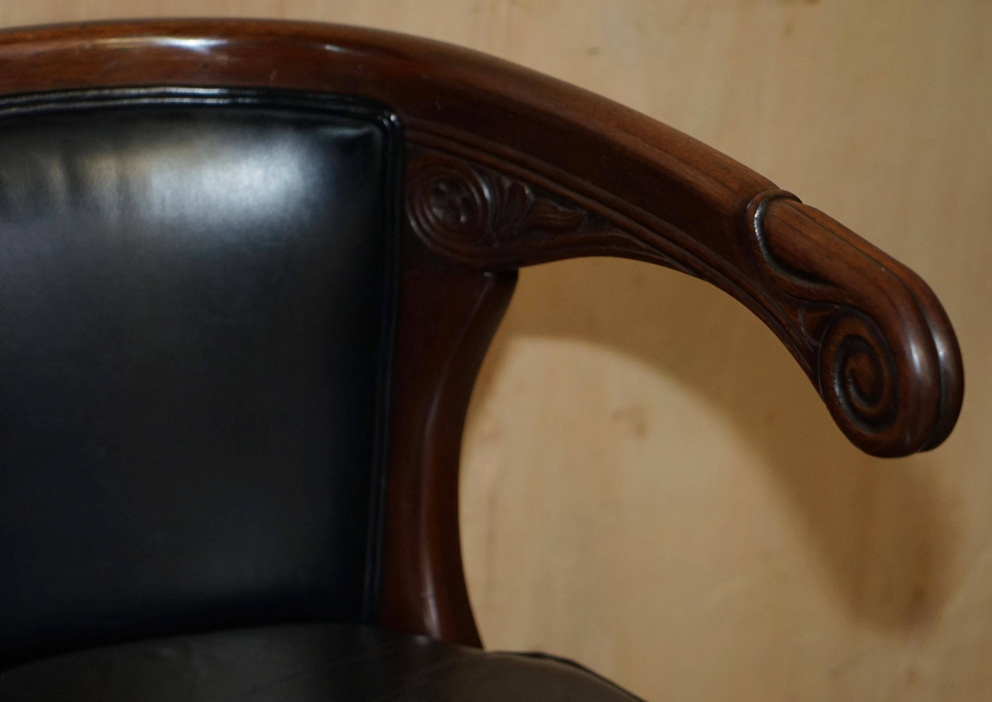 Original Regency office chair in leather and hardwood, style 1815.