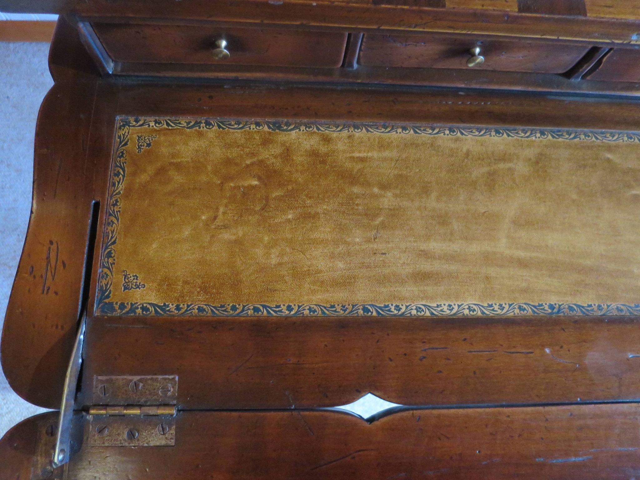 Secretary with mechanism - 4 secret drawers - lock - marquetry chessboard - 1950