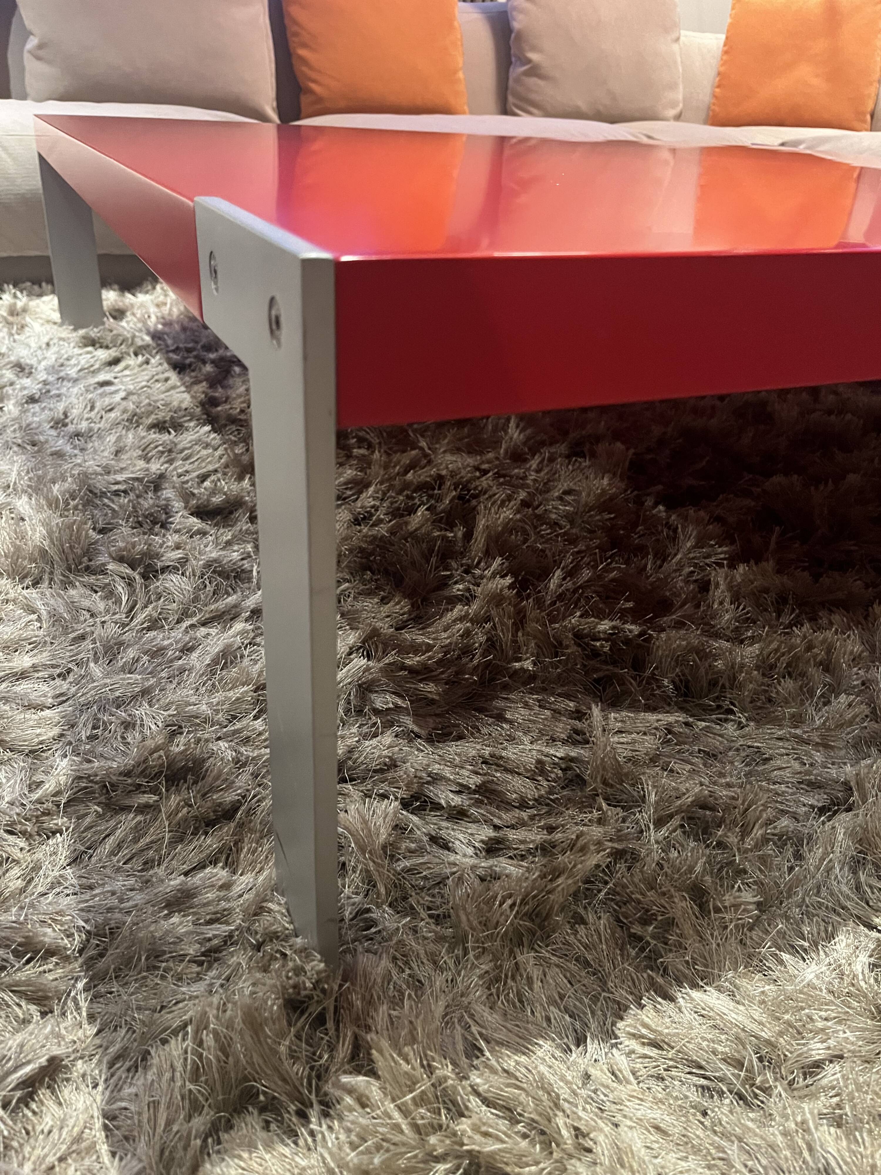 Liko red coffee table