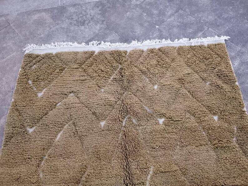 Traditional handwoven Berber rug, size 100 x 200 cm