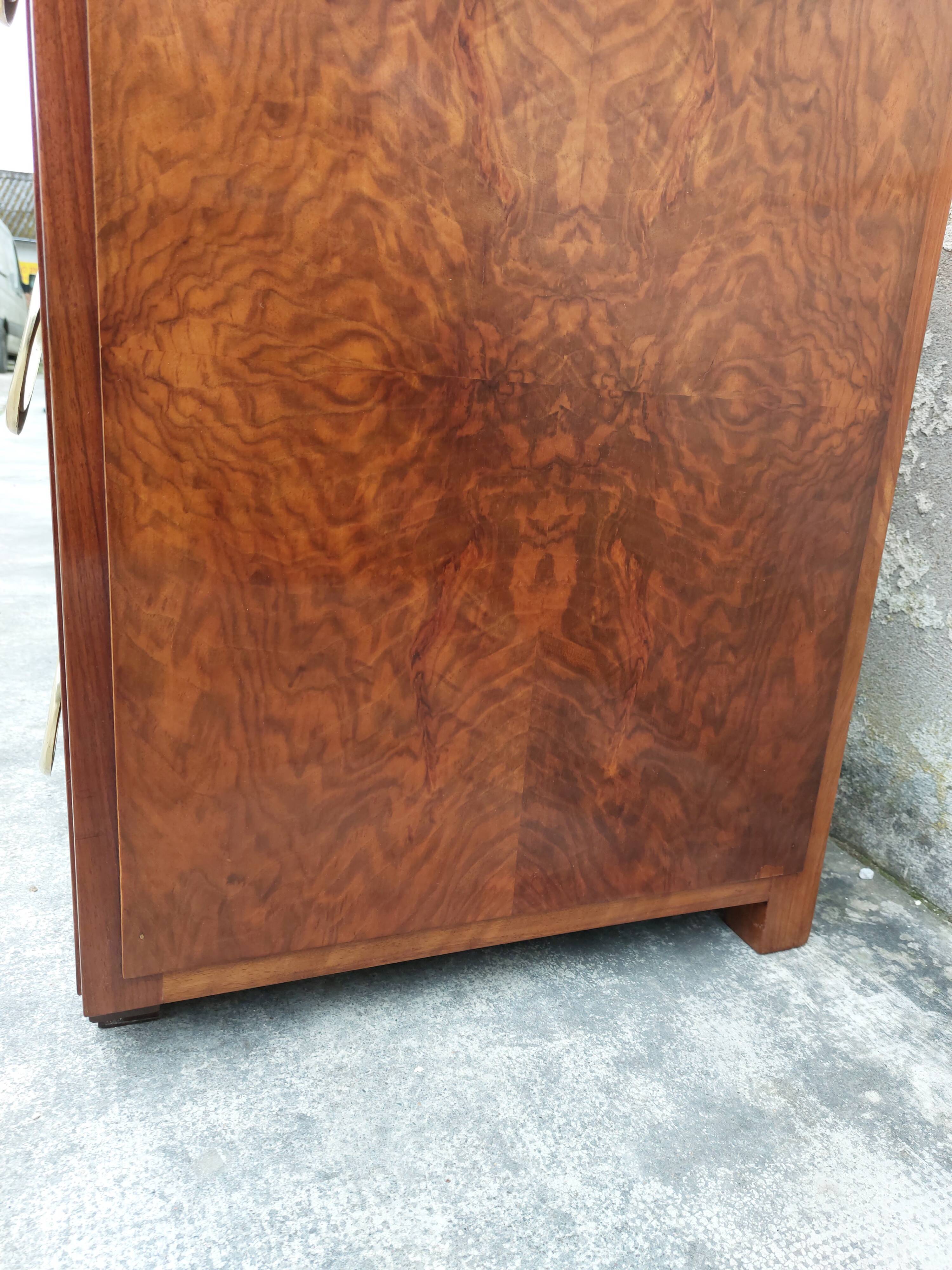Art Deco period chest of drawers in walnut 1930