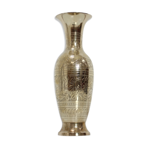 vase en laiton du milieu