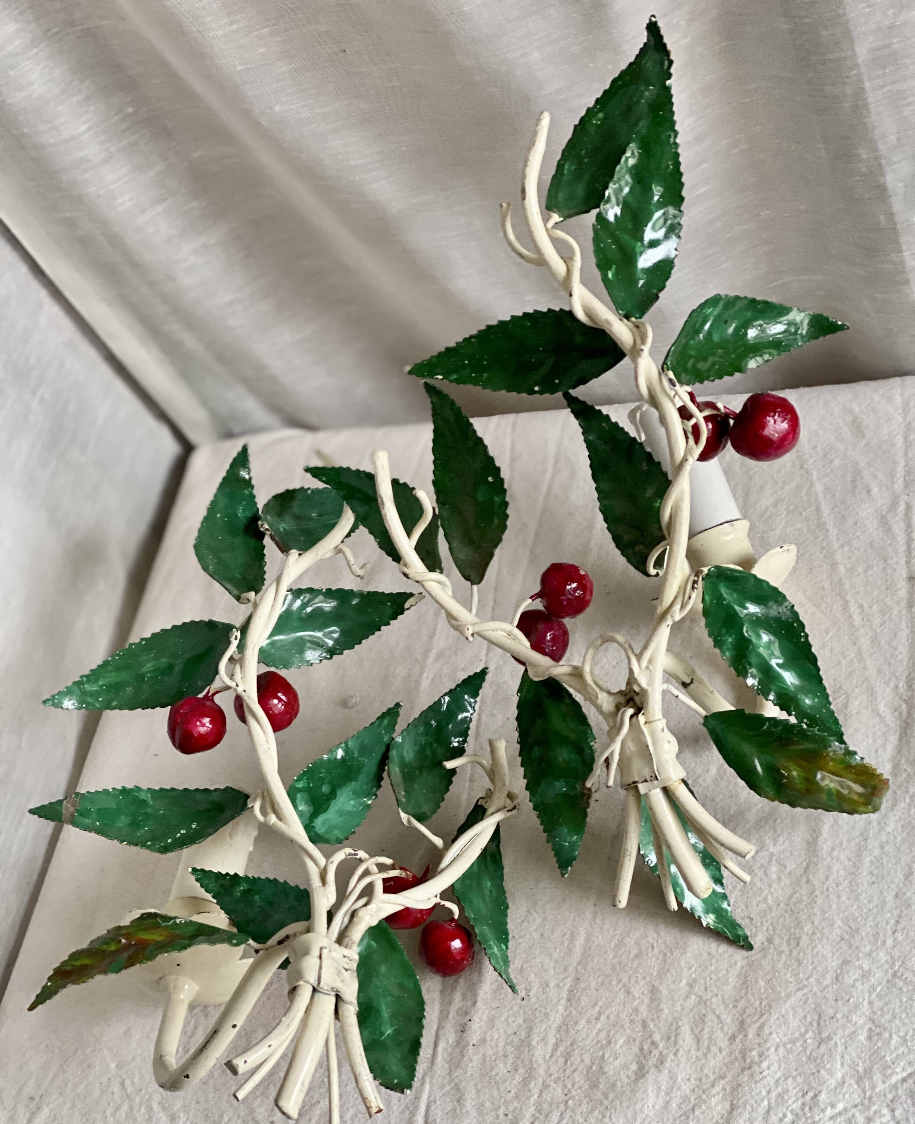 Pair of cherry metal wall lights, white and green, vintage 1970s.