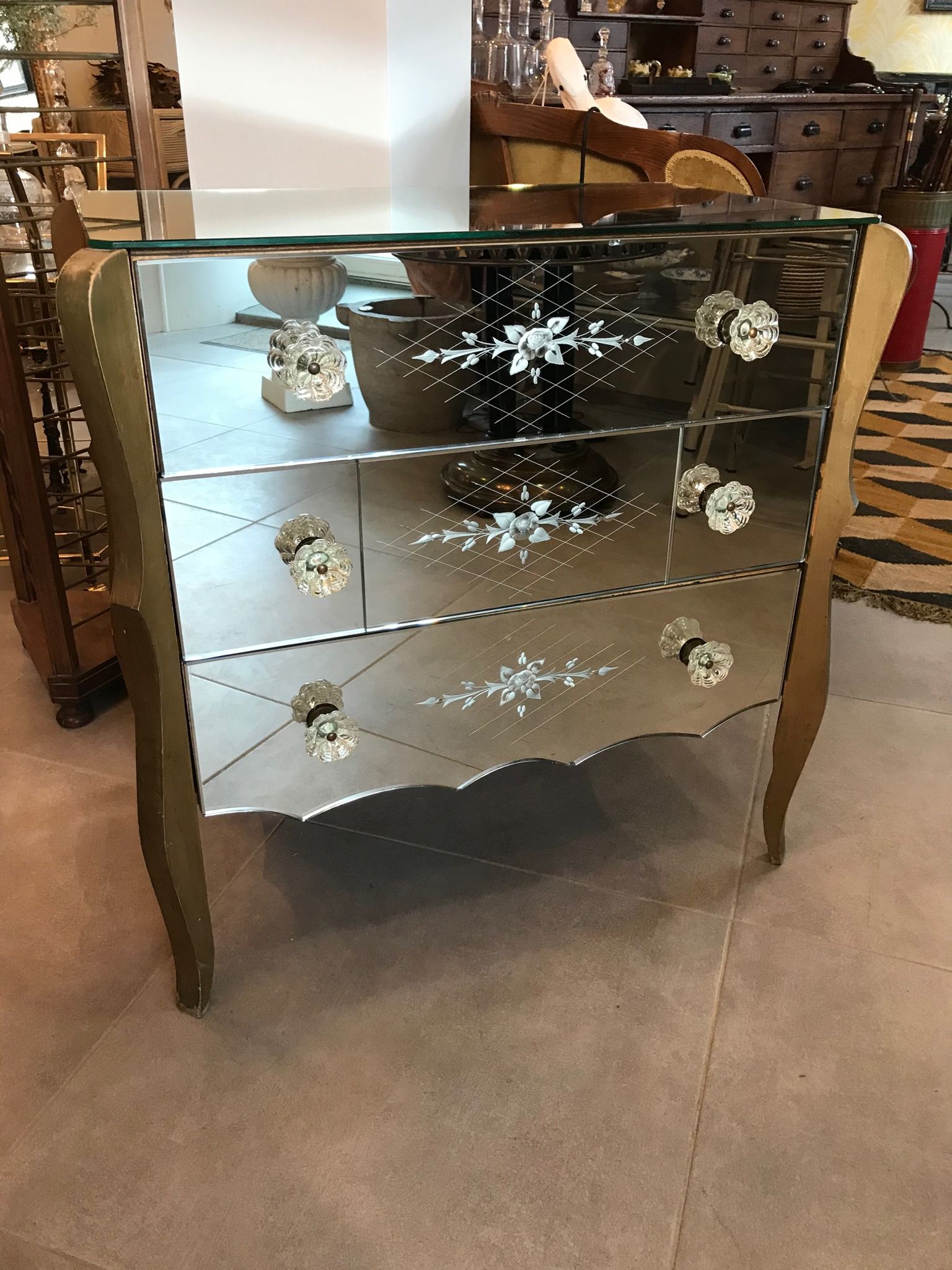 Belle commode miroir Vénitienne