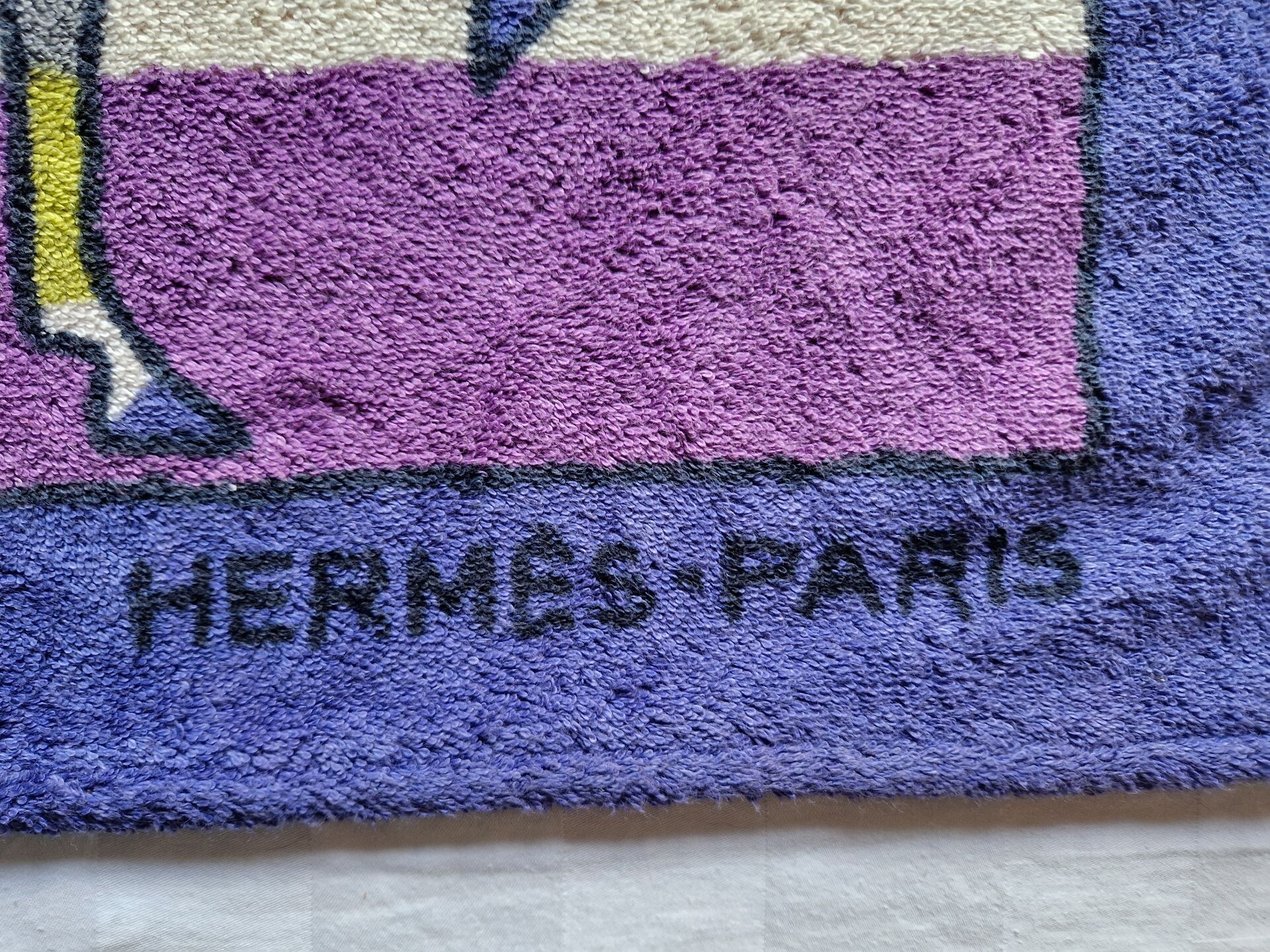 Authentique tapis de bain vintage motif chevaux Hermès Paris