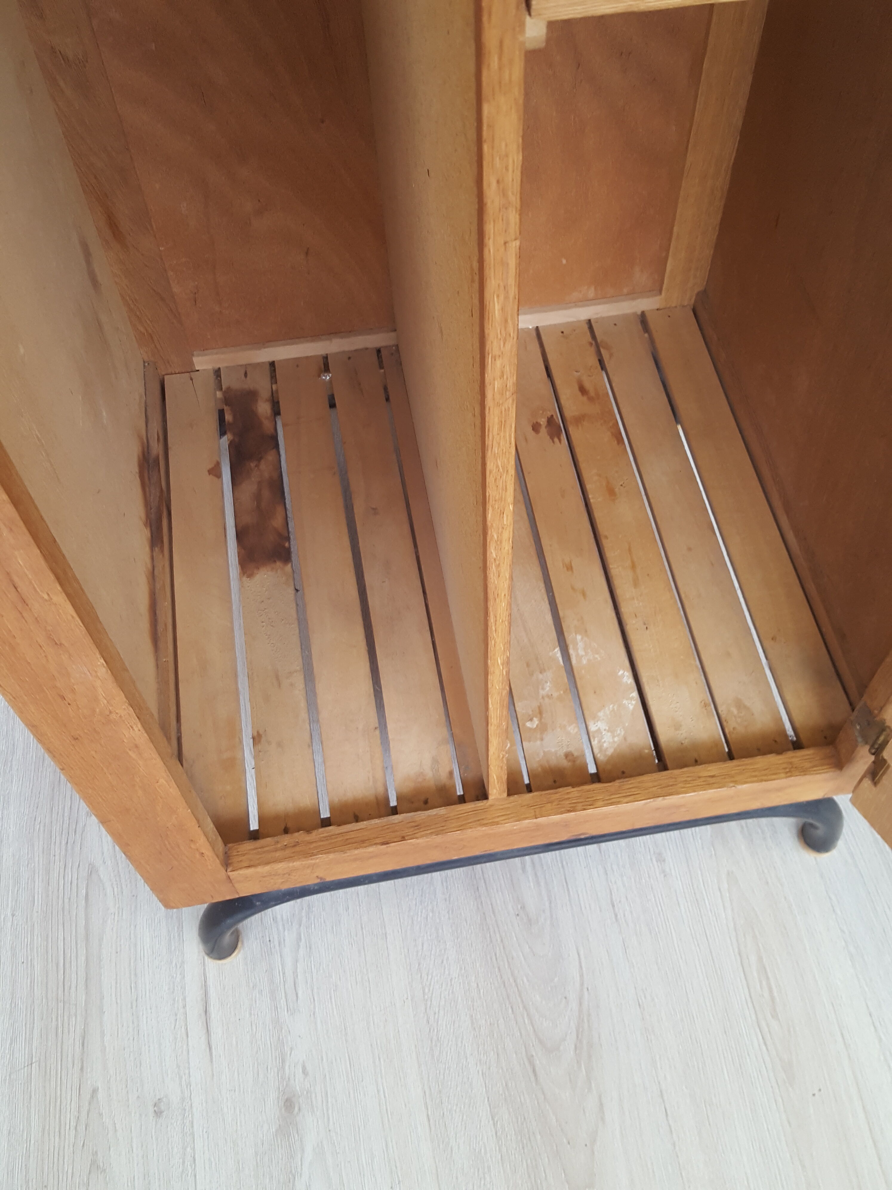 boarding Cabinet