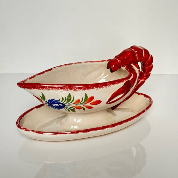 Saucière Henriot Quimper, décor fleurs et anse formant un homard