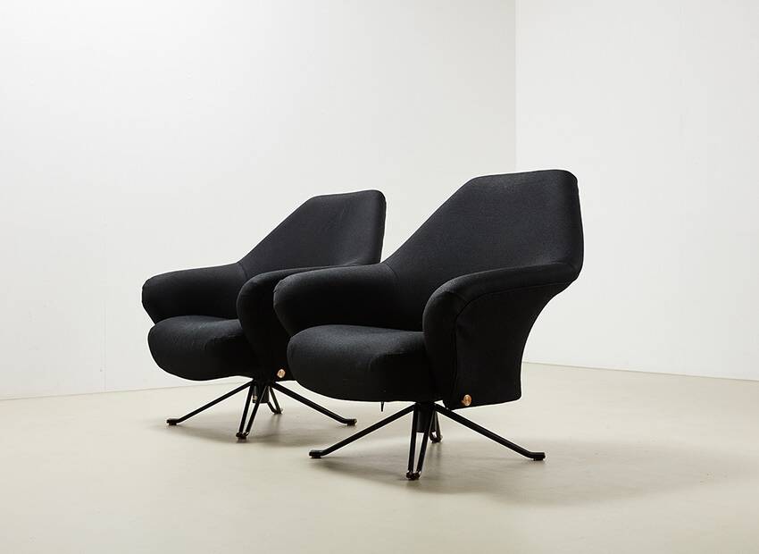 Osvaldo Borsani Pair of P32 Lounge Chairs for Tecno Italy 1956