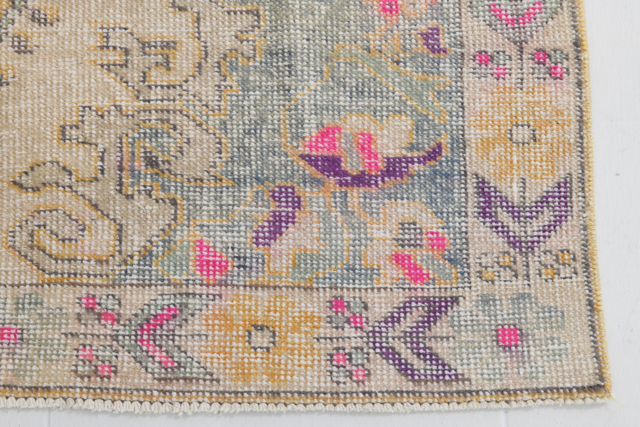 Tapis turc jaune oriental, 137x211cm