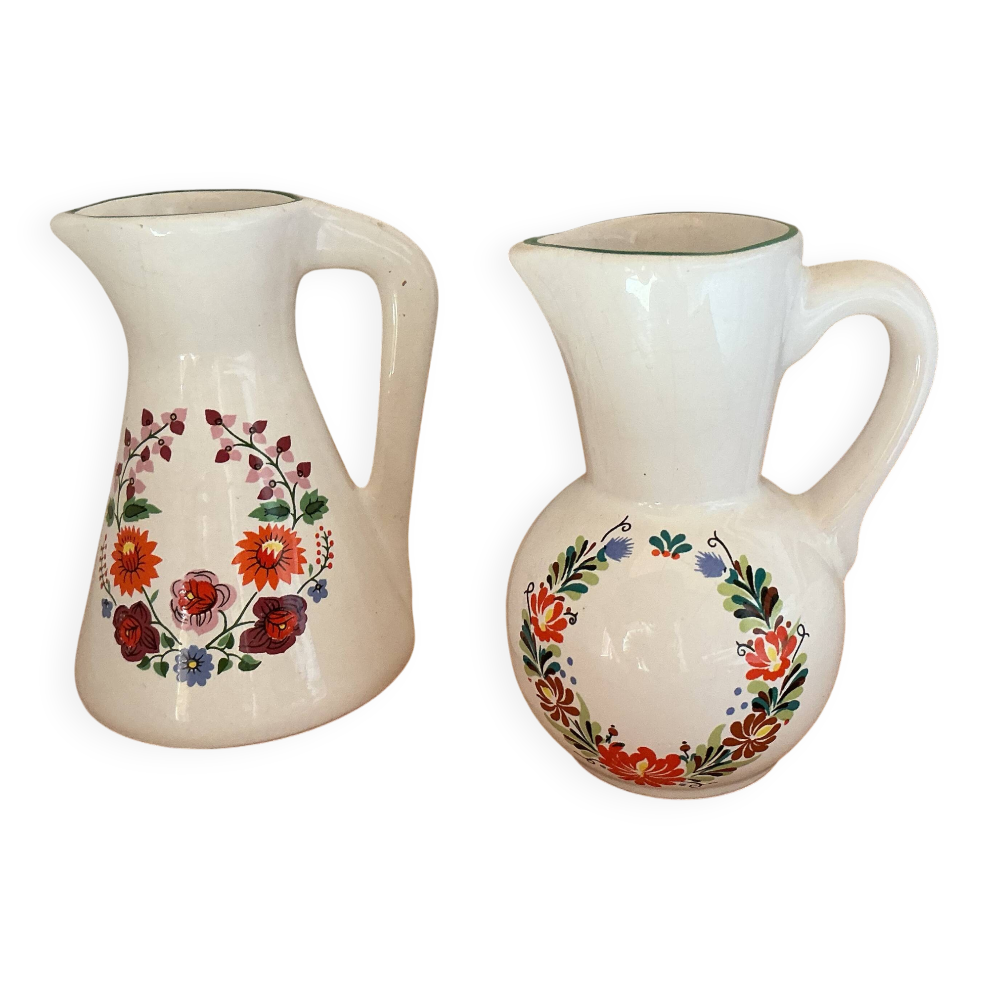 2 pots à lait décor floral (hauteur 9,5 cm )