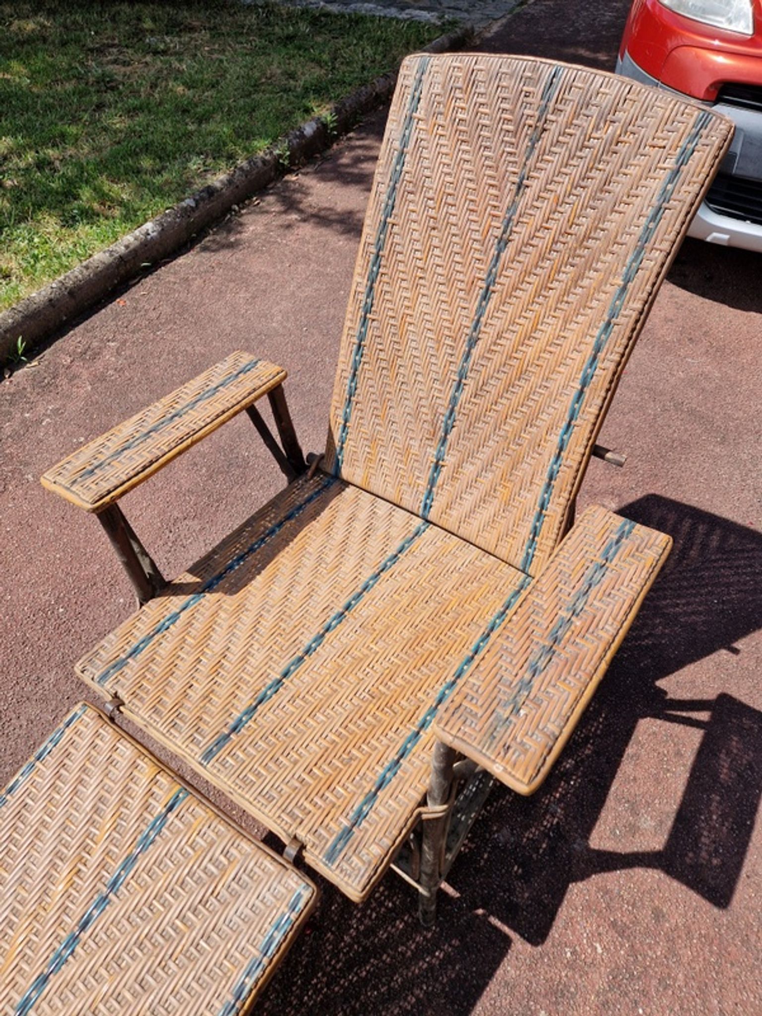 Rattan/wicker and wood chaise longue - 1940s/50s