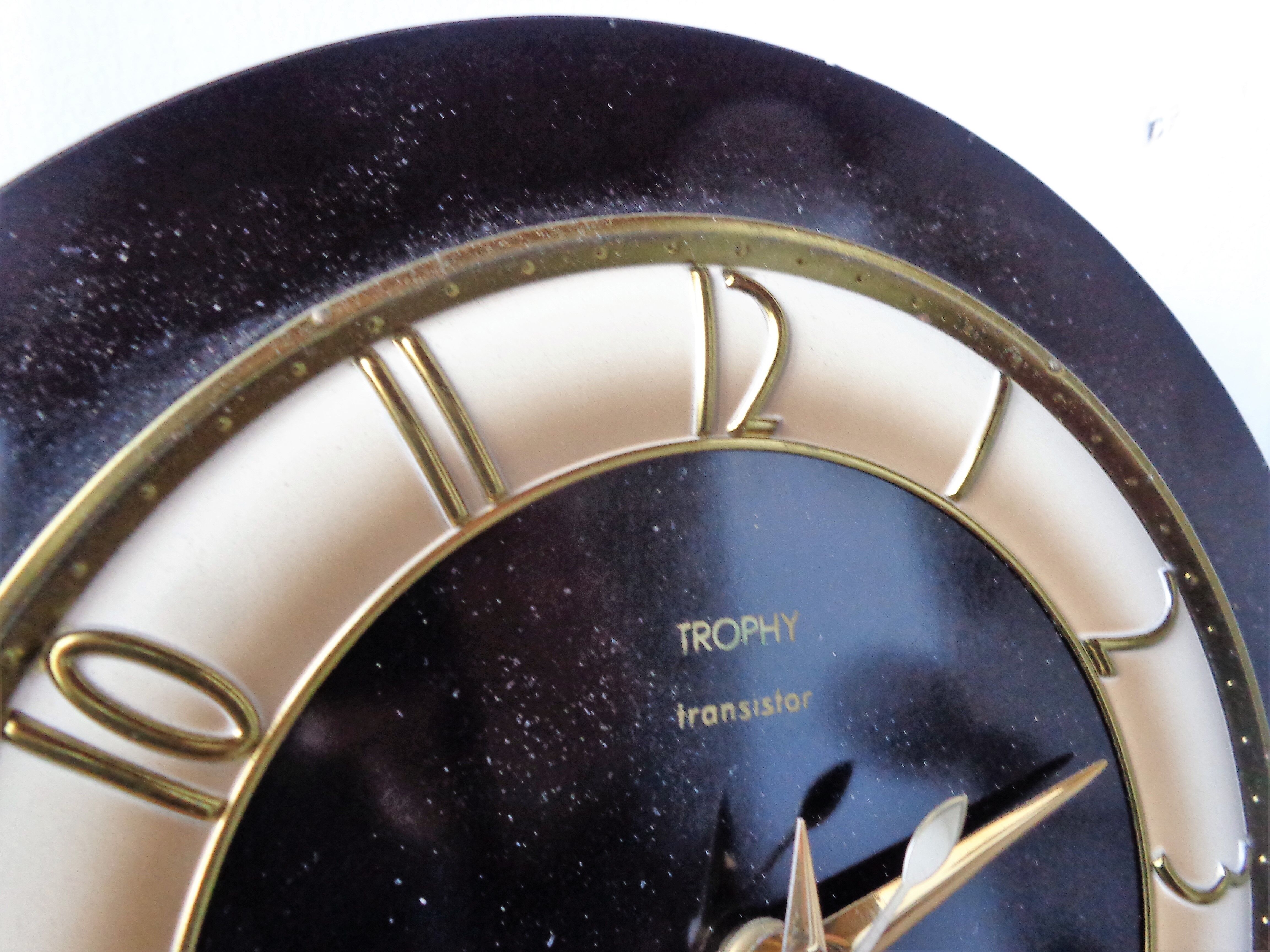 Formica wall pendulum