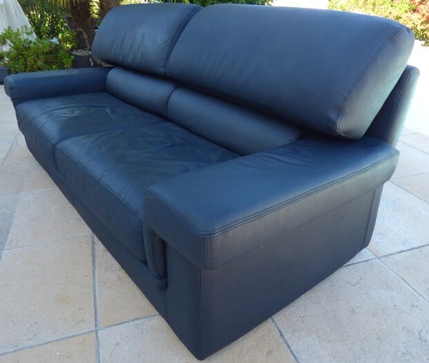 3-seater non-convertible sofa upholstered in navy blue leather – Very good condition