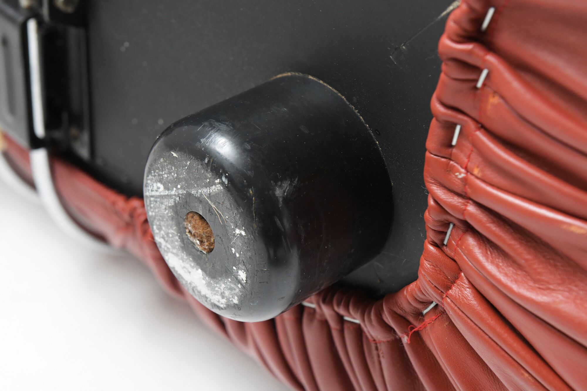 Vintage Soriana set in red leather by Afra e Tobia Scarpa for Cassina Italy