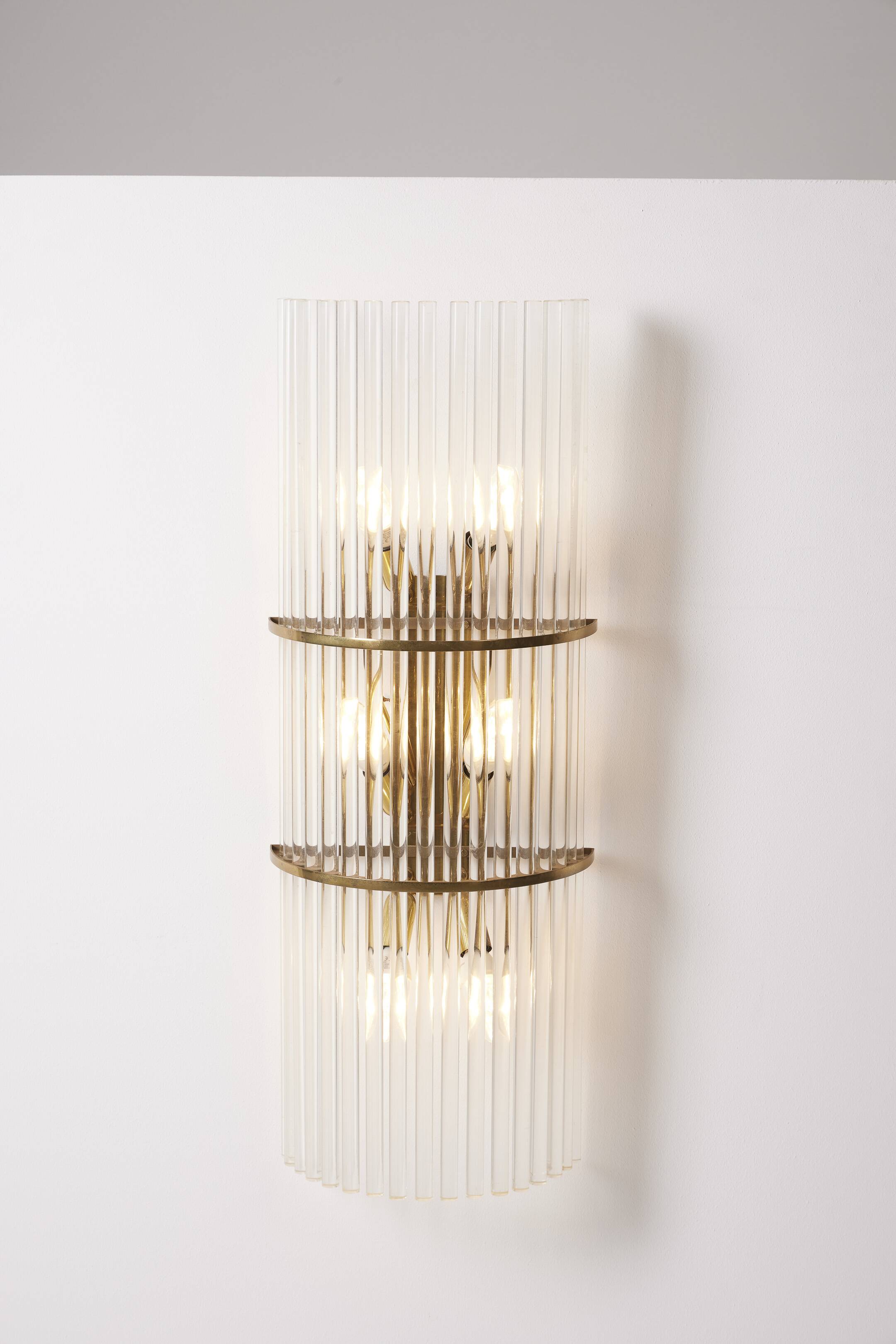 Applique en laiton et verre, 1970s