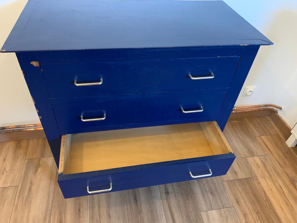 Vintage chest of drawers