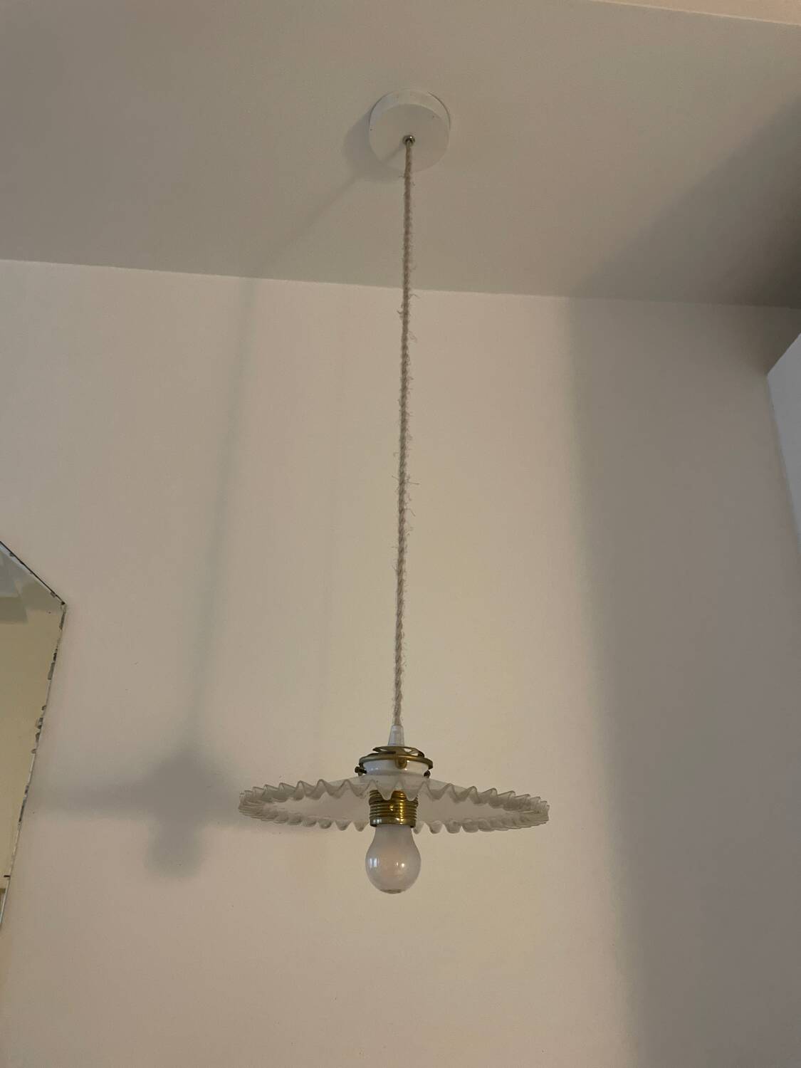 Opaline suspension