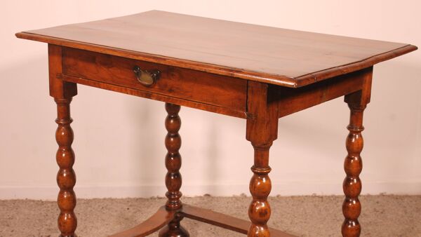 Petite Table à écrire/ Table d'appoint En Noyer-17° Siècle