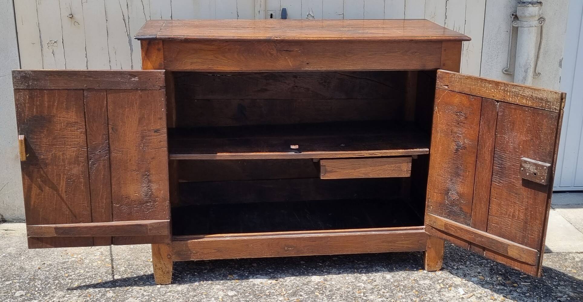 Low sideboard, country sideboard, rustic, solid oak, mid 19th century.