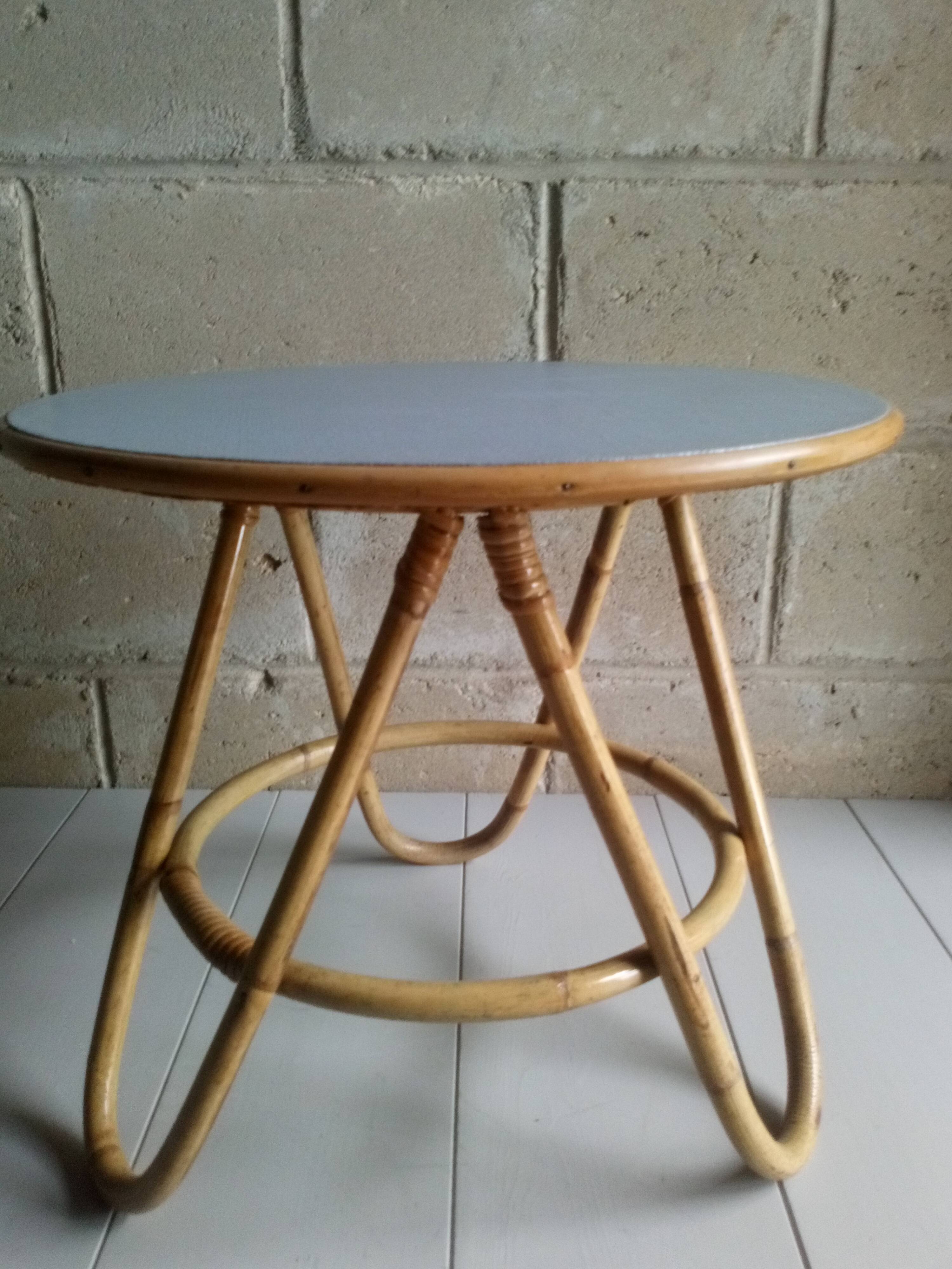 Extra roundtable in vintage rattan 50s