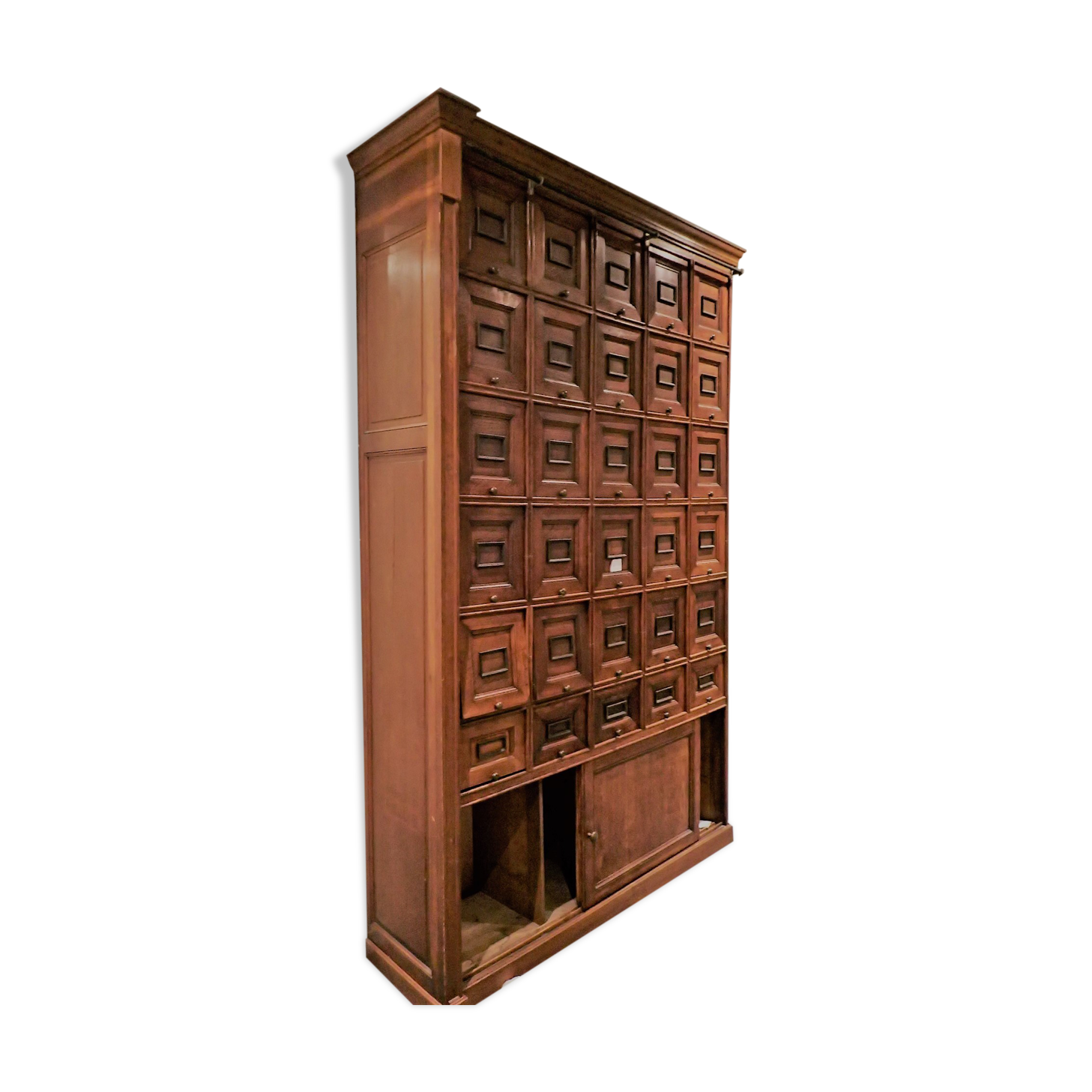 Notary cabinet