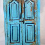 Armoire en teck birman avec patine bleu d’origine