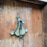 Antique table round dining table 19th century tilt top table