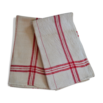 Suite de deux torchons anciens en coton et lin à liteaux rouges