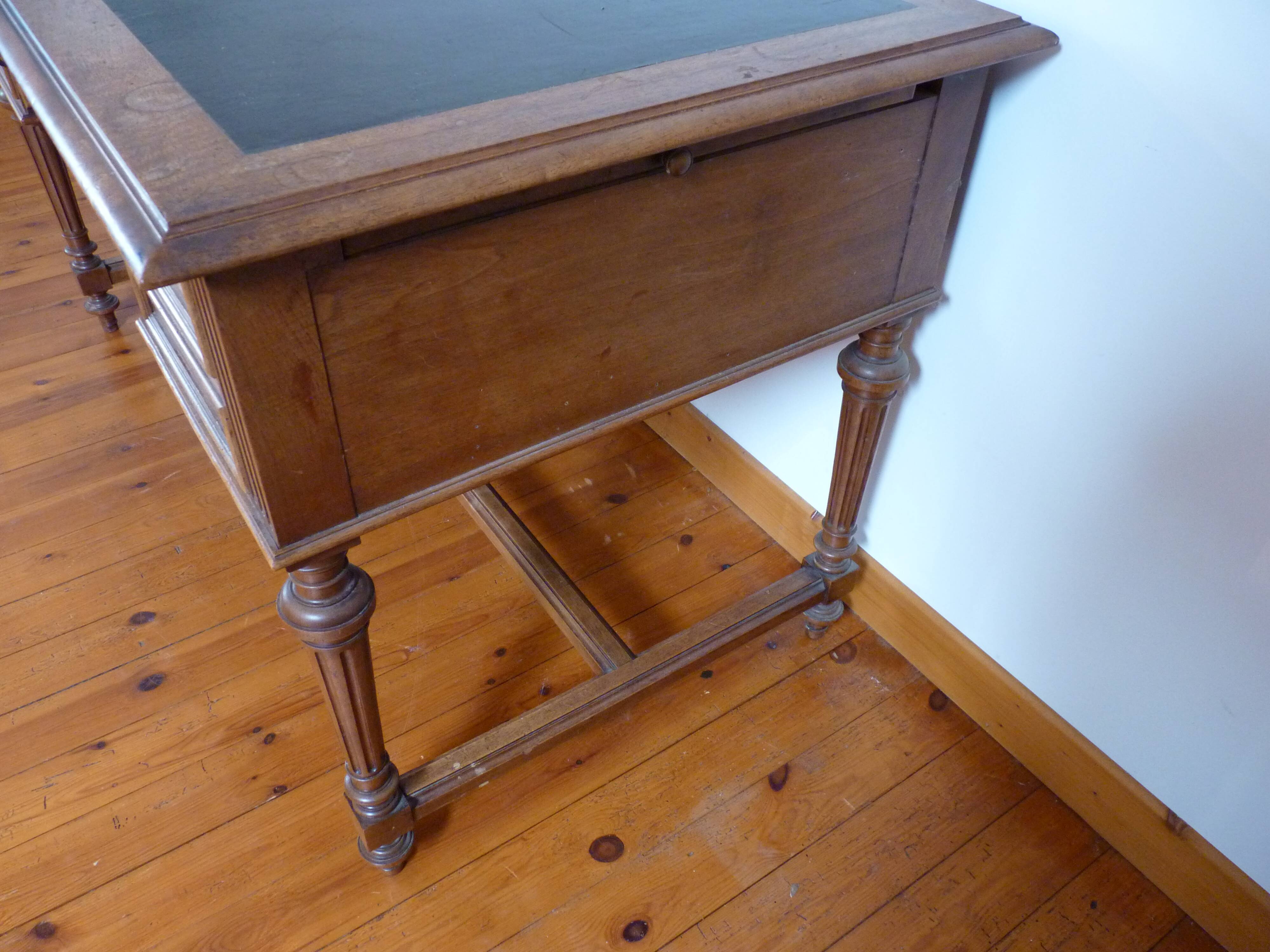 Desk Louis XVI style