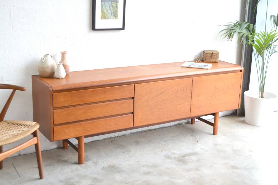 White & Newton Curved Sideboard * 208 cm