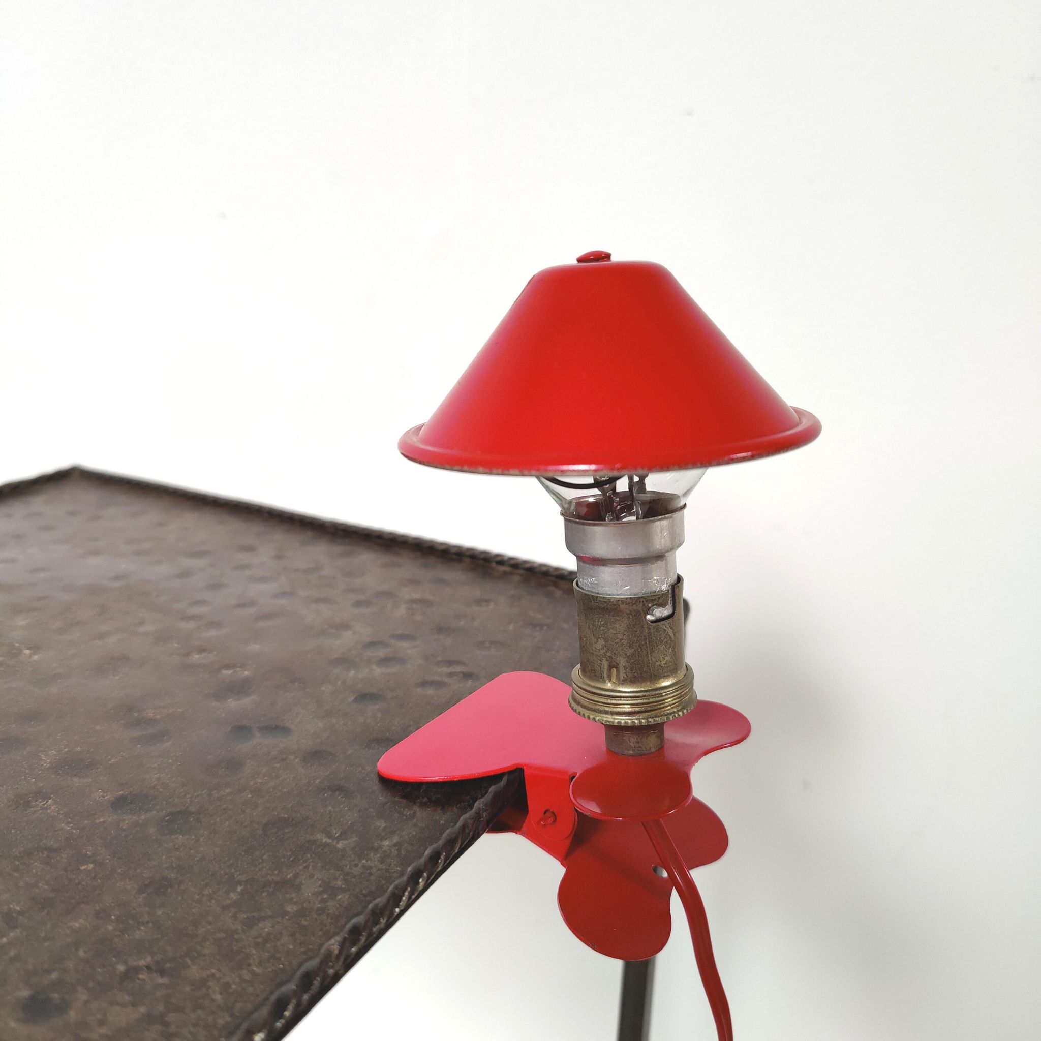 Vintage mushroom spot lamp with red metal clip