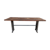 Table en bois avec pieds en fonte