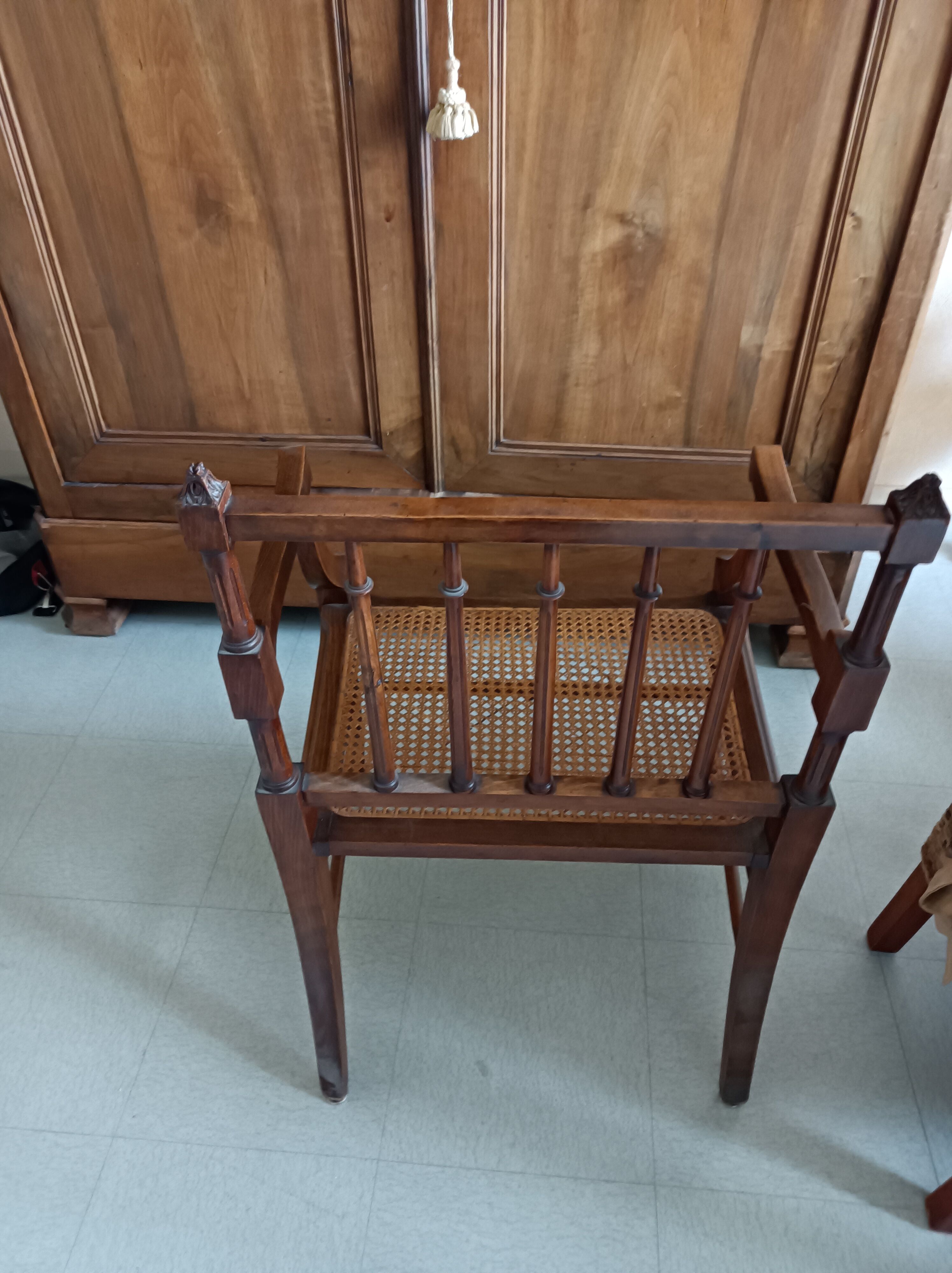 Cannage background armchair