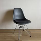 Lot of 4 original Eames DSR chairs by Vitra – with cushion.
