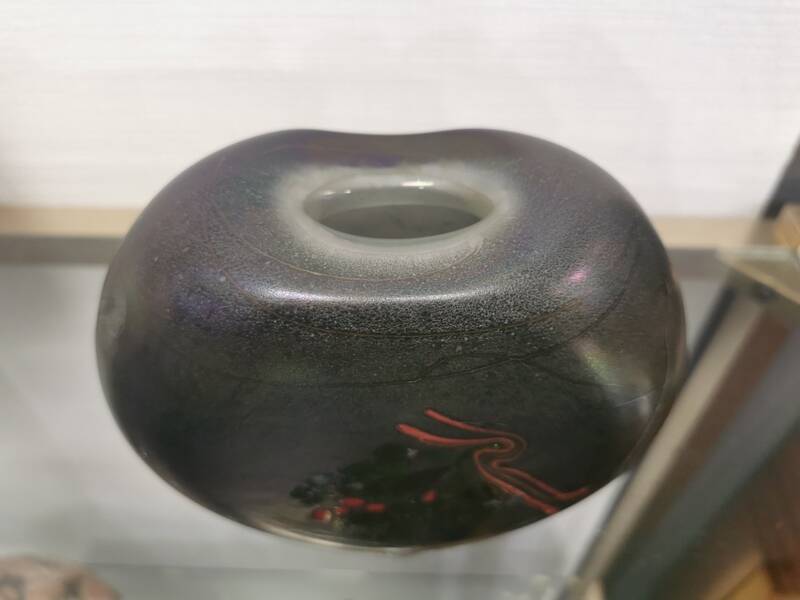 Blown glass vase signed by Robert Pierini