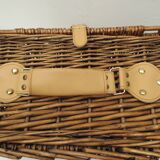 Rectangular wicker trunk